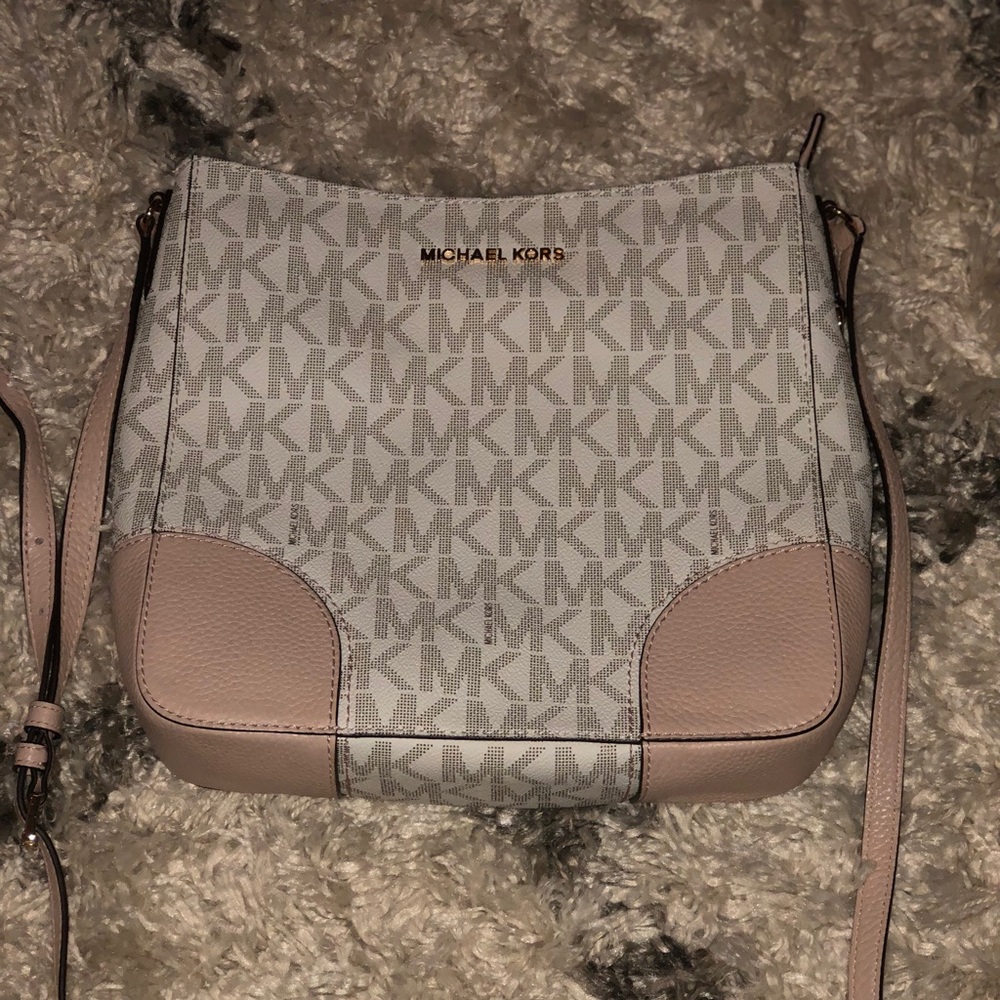 Michael Kors Blush/White Cross Body Purse.